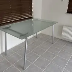 ガラステーブル ダイニングテーブル