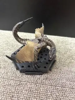 ティガレックス亜種モンスターハンター スタンダードモデル フィギュア