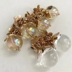 【大特価】ハンドメイドパーツ　お花とクリアビーズパーツ詰め合わせ