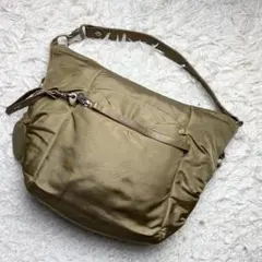【美品】 MANDARINA DUCK ナイロン ワンショルダーバッグ カーキのサムネイル