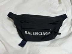 BALENCIAGA ボディバッグのサムネイル
