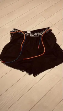 オフホワイト ハーフパンツ ナイキのサムネイル