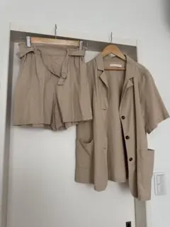 半袖ジャケット＆ショートパンツ セットアップ ベージュ