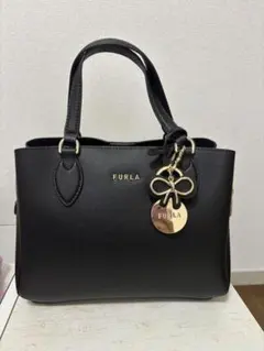 FURLA 黒レザーハンドバッグ(ショルダーも可能)
