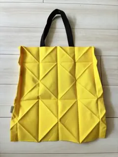 ISSEY MIYAKE me プリーツトートバッグ オレンジ 日本製 軽量 ISSEY MIYAKE me プリーツトートバッグ オレンジ 日本製 軽量 - メルカリ