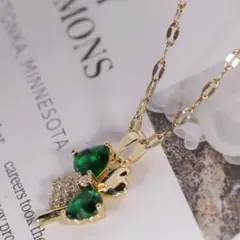 18K ゴールド フラワーモチーフネックレス グリーンハート ラインストーン