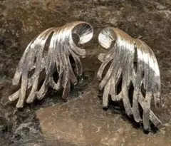 p*a様 Monet ヴィンテージイヤリング　シルバーカラー　羽根