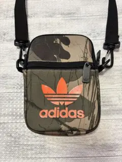 adidas ショルダーバッグのサムネイル