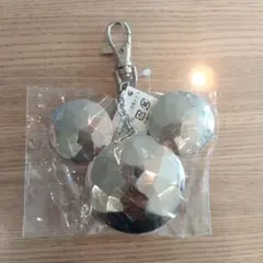 Disney store ミッキー型キーホルダーのサムネイル