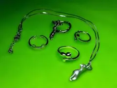 シルバー 猫モチーフ アクセサリーセット リング４点　ネックレス１点　5点セット