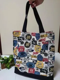 ワッペン柄とデニム生地の紙袋風トートバッグ