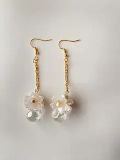 #131 桜 クリアビーズ 揺れる ゴールドハンドメイドイヤリング/ピアス