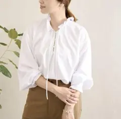 フリルブラウス 白