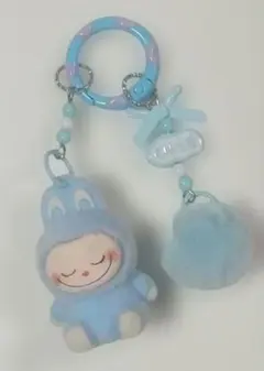 ラブブキーホルダー　ねむねむの子♡ポンポンブルー