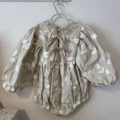 Kiitos 花柄刺繍ロンパース beige Msize