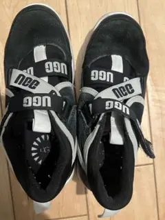 BlackFridayセールUGG ブラック ハイカット スニーカー21cm