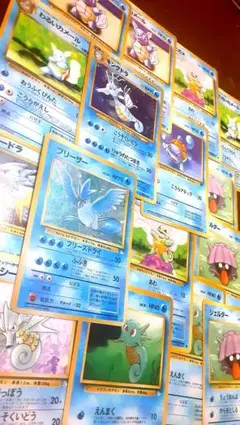 【旧裏】ポケカ 16枚セット フリーザー、キングドラ、わるいカメール、ゼニガメのサムネイル