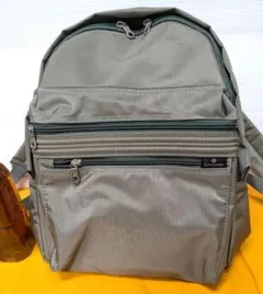 Samsonite サムソナイト 小型リュック 光沢カーキ 中古美品