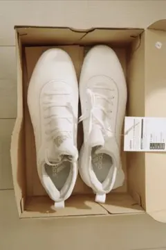 新品未使用 adidas ホワイトスパイクシューズ