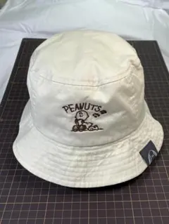 ★美品★ PEANUTS スヌーピー　バケットハット　アイボリーのサムネイル