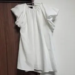 美品【レルビエ】ホワイト フリル袖 トップスブラウス白のサムネイル