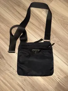 PRADA ブラック ナイロン ショルダーバッグ