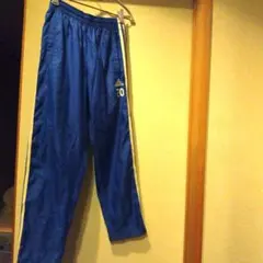 adidas ポリエステルパンツ 140センチ　少し裂けあり