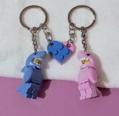 レゴ互換　サメ型キーホルダー 青 ピンク ハート付き