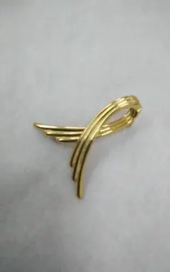 モネット　ブローチ