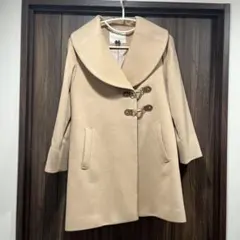 ベージュ ダブルブレストコートのサムネイル