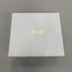 Dior ホワイト ギフトボックス