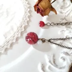 手作りマーブルガラスの一粒ネックレス(まんまる付き)赤 レッド 瑪瑙 アクセント