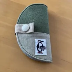 CHUMS 반원형 키 케이스 그린 베이지