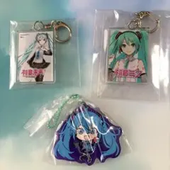 ③グロモントPremium プレミアム アクリルキーホルダー 初音ミク