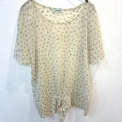 SHOO LA RUE フロントリボンシアーブラウス　ベージュ　 Mサイズのサムネイル