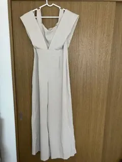 ベージュ Vネック ワイドレッグ サロペット