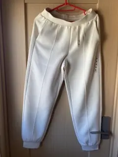 ユニクロ　ホワイト ジョガーパンツ Mサイズ