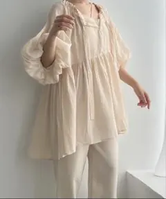 olu. オルドット ピンクベージュチュニック リボンバルーンスリーブ 2way