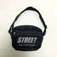 WEGO ウィゴーショルダーバック　サコッシュ　ブラックのサムネイル