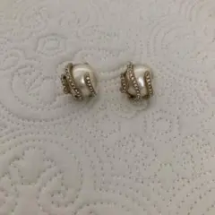 美品　ルルフロスト　パールデザインピアス
