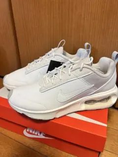 NIKE エアマックスINTRLK ライト　タグ付き新品
