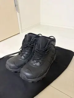 GIVENCHY ジバンシー　BOGS コラボシューズ　41のサムネイル