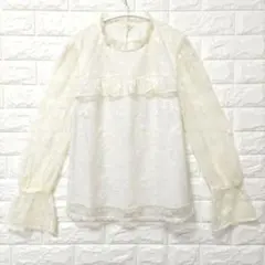 レッセパッセ【M】総レースフリル切替ブラウス　お出かけ　デート　上品　きれいめのサムネイル