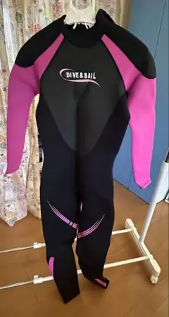 DIVE & SAIL フルスーツ 黒とピンク