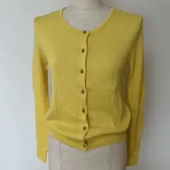 黄色カーディガン