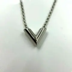 ルイヴィトン エセンシャルV ネックレス シルバー - メルカリ