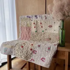 未使用❁エンブロイダリー　アイボリー　パッチワークカンタキルトマルチカバーラグ