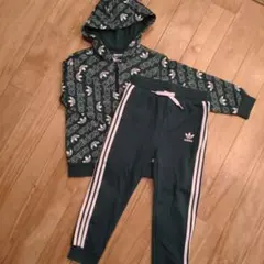 adidasフード付スエット上下 緑 定番の3本ラインパンツ