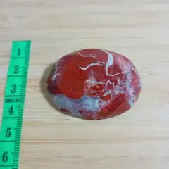 赤いジャスパーのオーバルブローチ