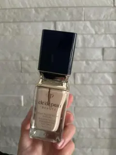 clé de peau タンフリュイドエクラ　ナチュレル オークル00